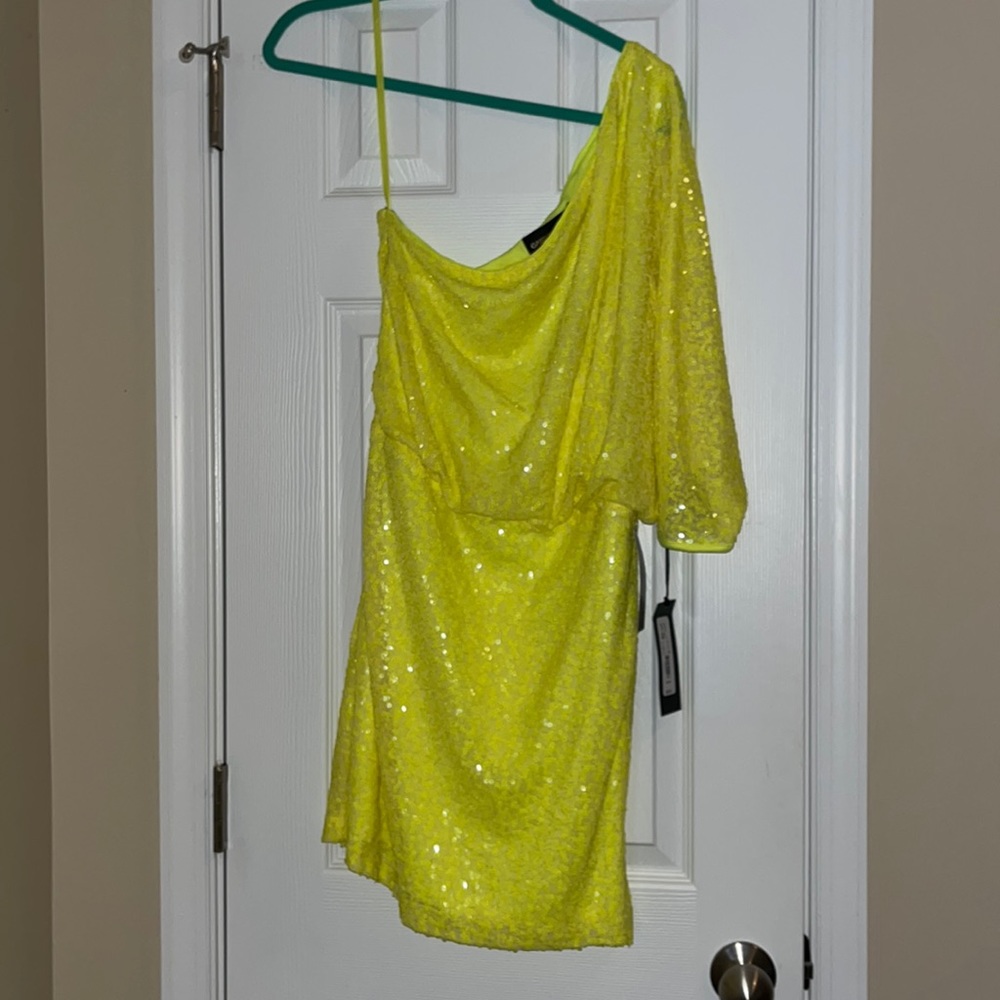NWT Gabrielle Union/New York and Company yellow sequin dress. Size M